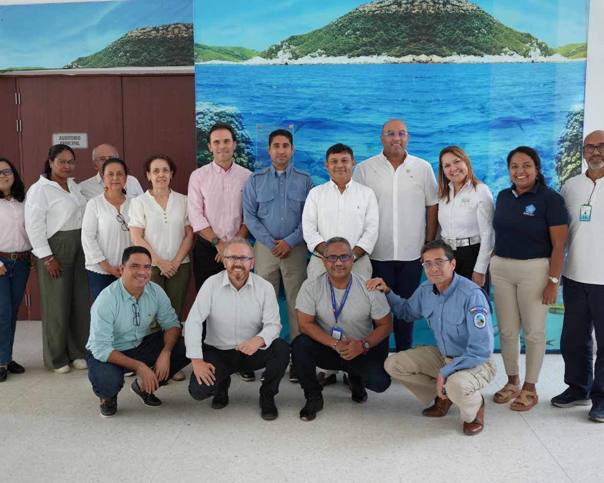 Foto grupal autoridades ambientales