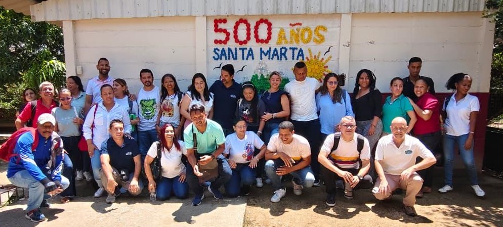 Foto grupal beneficiarios