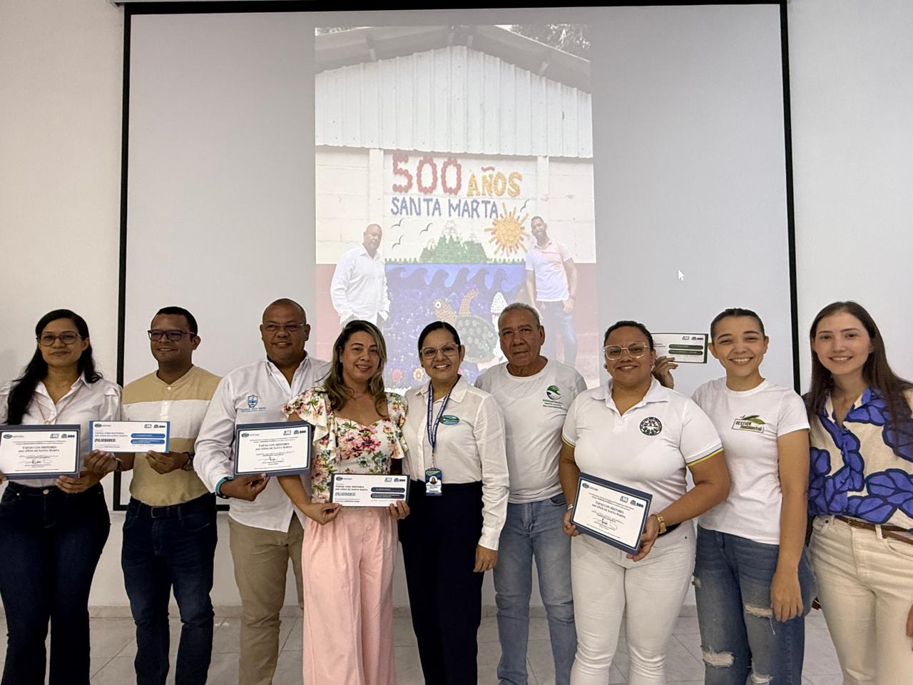 Foto grupal ganadores del concurso
