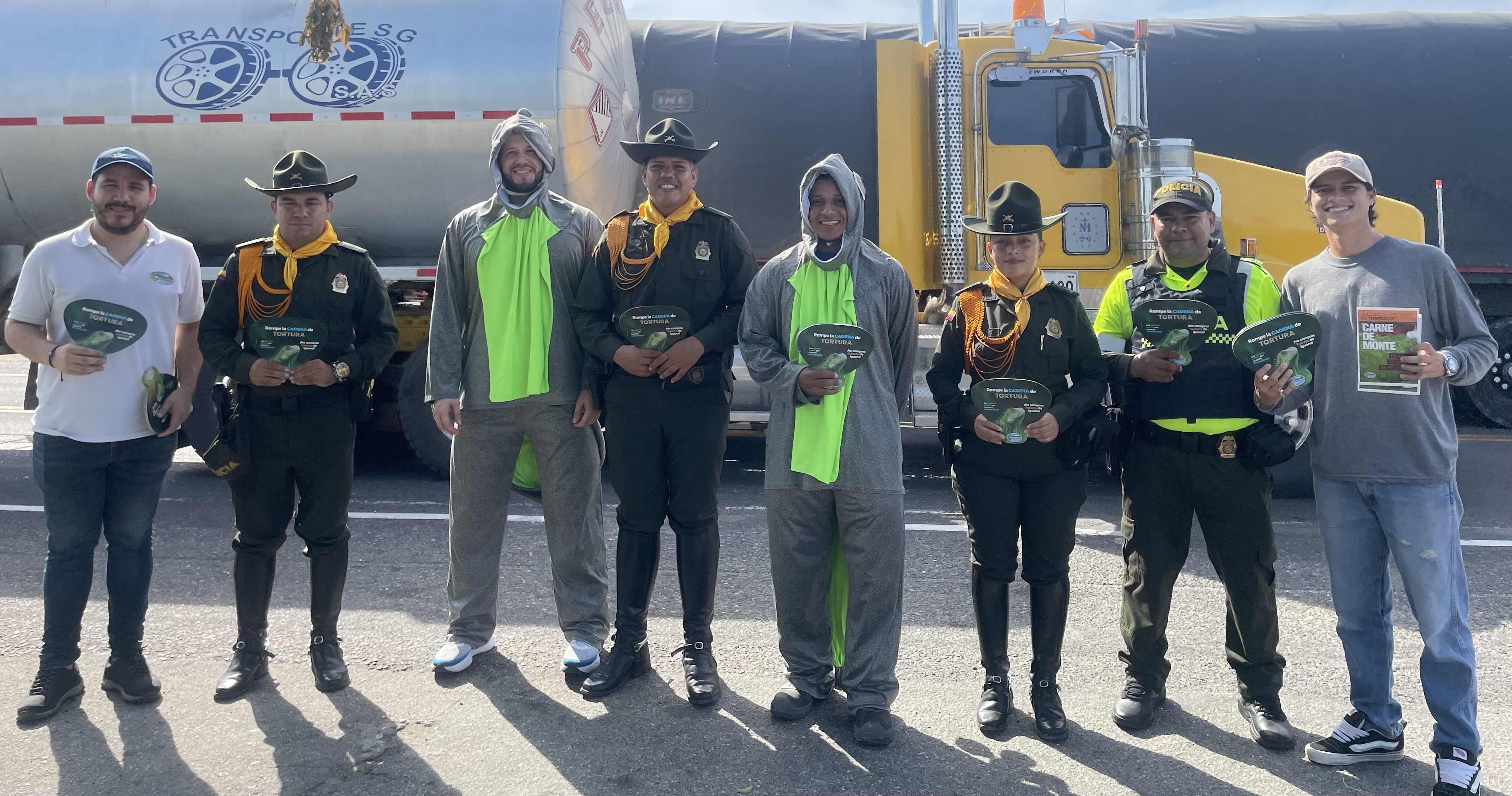 Foto grupa de funcionarios entidades