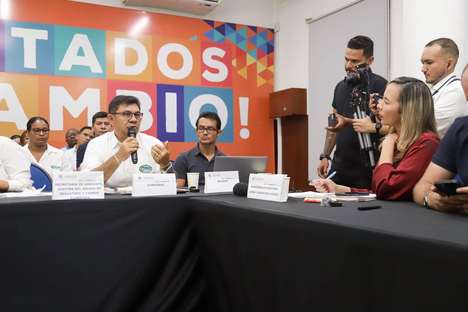 Mesa general con instituciones