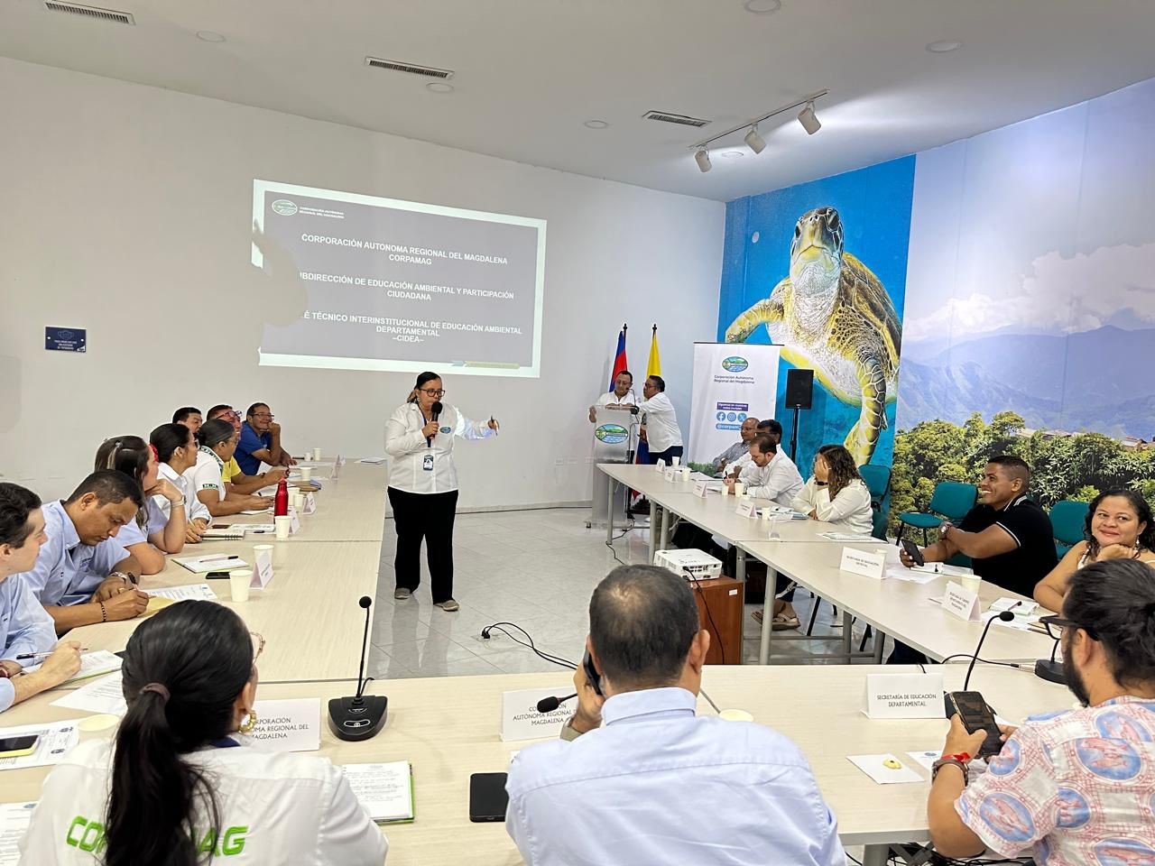 Reunion en el auditorio de CORPAMAG con los miembros del CIDEA