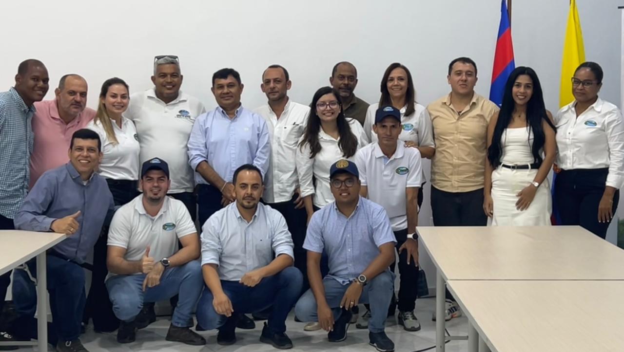 Grupo de calidad del aire con el Director de CORPAMAG